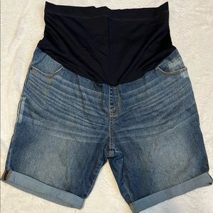 Liz Lange Maternity Bermuda Shorts Size Large